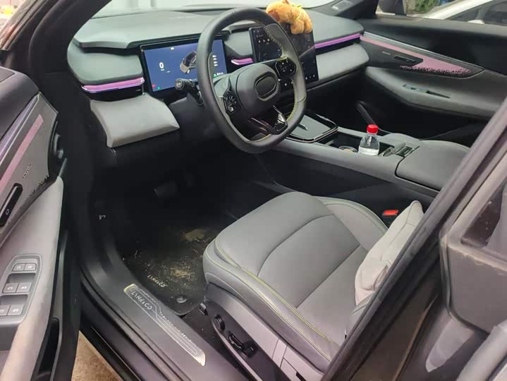 Lynk & Co 08 EM-P Hybrid, 2024 — фото 9 из 9
