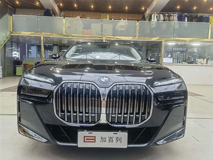 BMW 7 Series, 2025 — фото 2 из 9