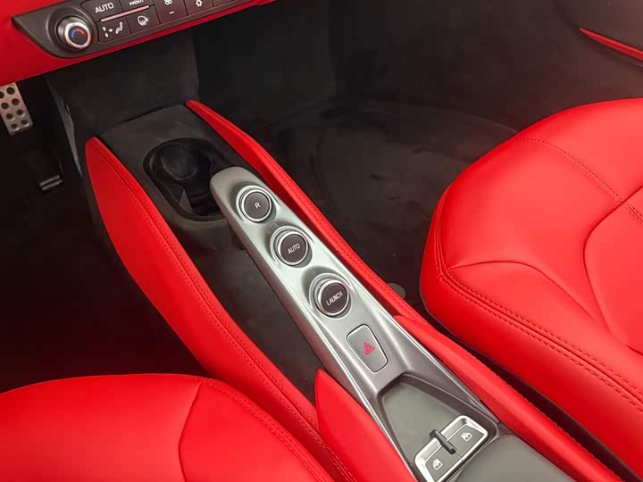 Ferrari F8, 2021 — фото 7 из 9
