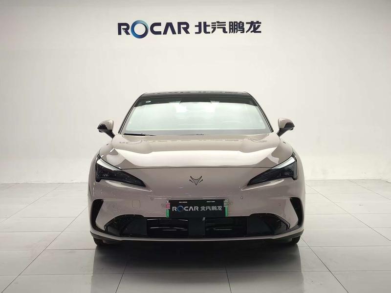 BAIC Arcfox Alpha S5, 2025 — фото 2 из 12