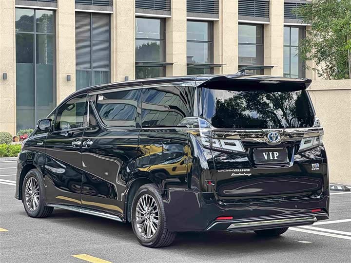 Toyota Vellfire, 2022 — фото 7 из 9