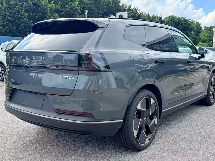 Volvo XC70 Hybrid, 2025 — фото 9 из 9