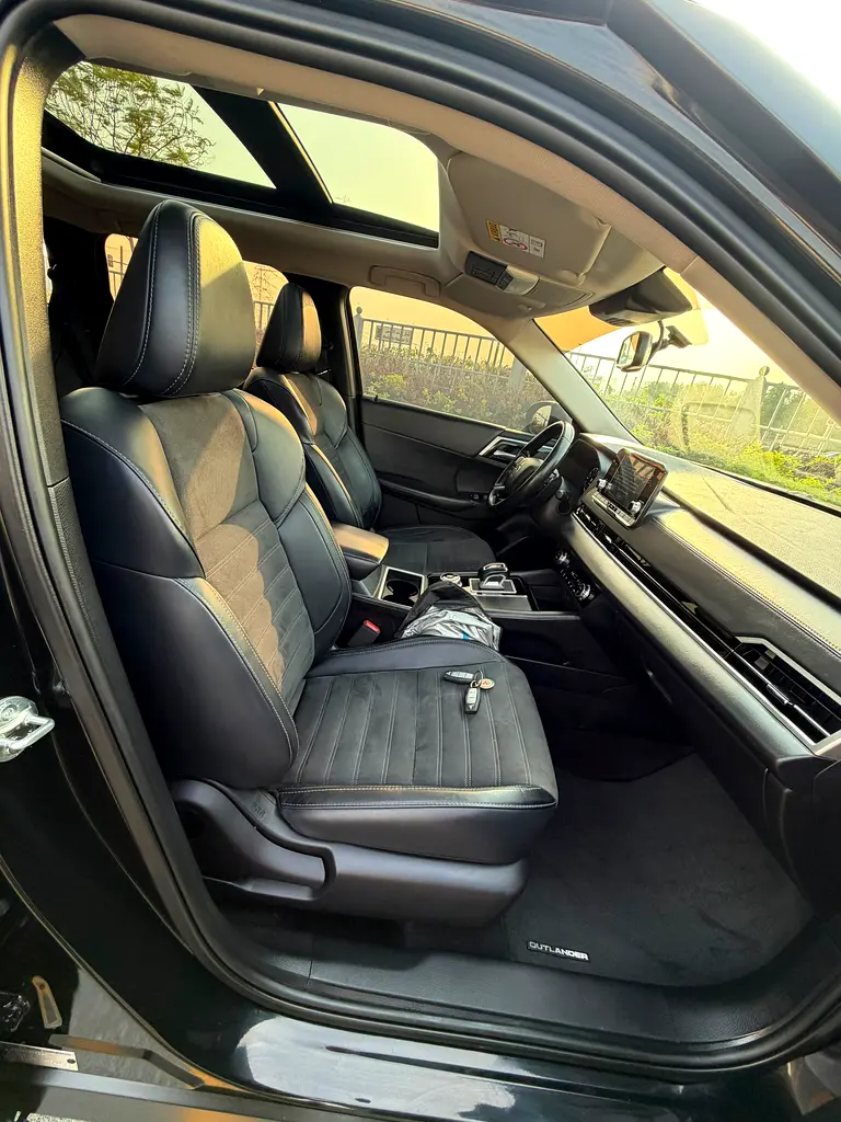 Mitsubishi Outlander, 2025 — фото 8 из 10