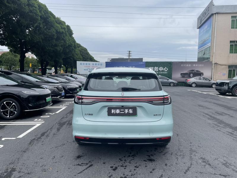 Shangjie (Huawei × SAIC) H5, 2025 — фото 4 из 11