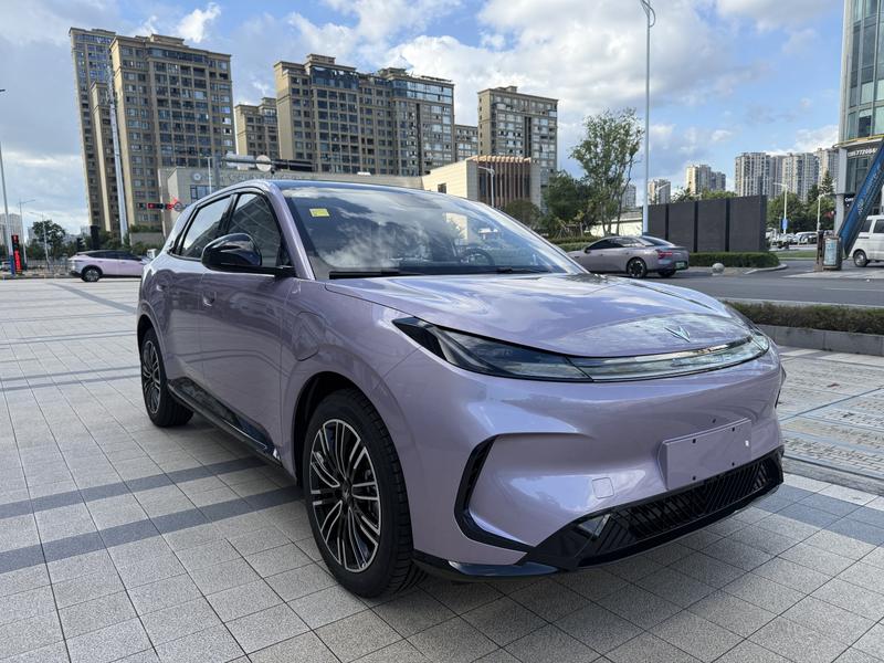 BAIC Arcfox T1, 2026 — фото 3 из 12