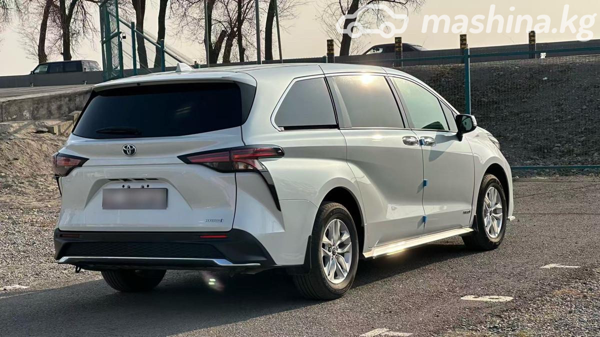 Toyota Sienna, 2023 — фото 8 из 9
