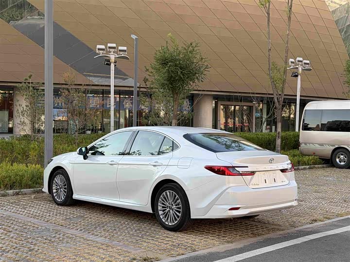 Toyota Camry, 2026 — фото 6 из 9