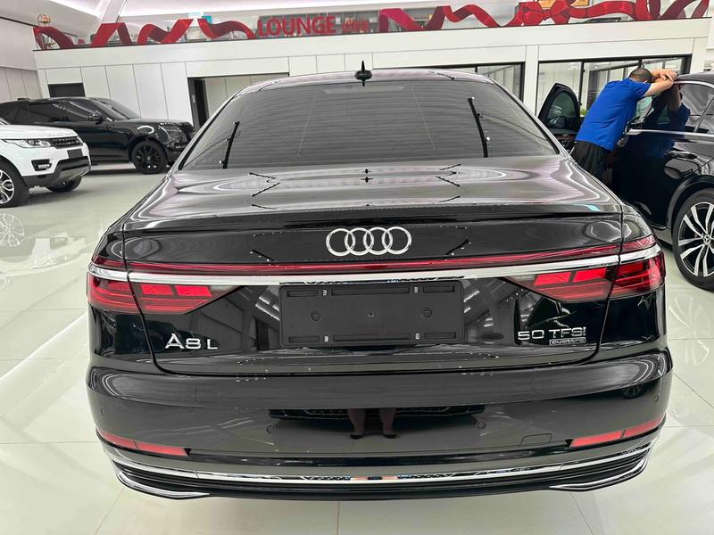 Audi A8, 2023 — фото 3 из 10