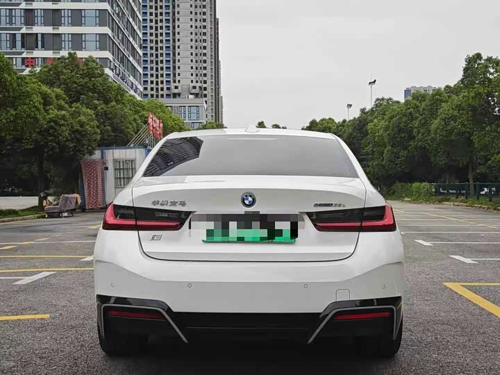 BMW i3, 2023 — фото 8 из 9