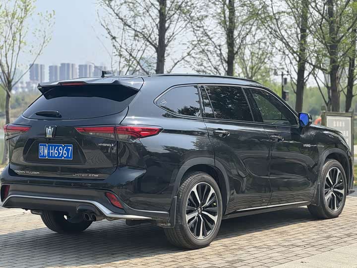 Toyota Crown Kluger, 2023 — фото 9 из 9