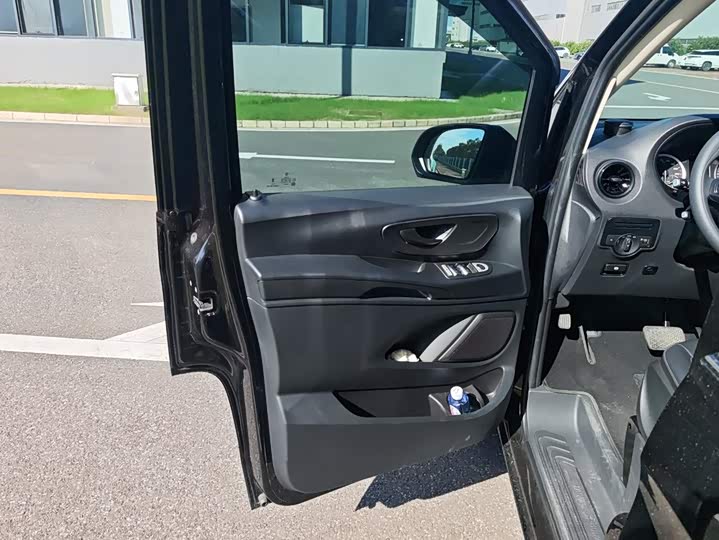 Mercedes-Benz Vito, 2024 — фото 7 из 9