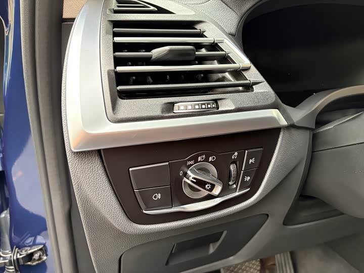 BMW X3, 2022 — фото 8 из 9