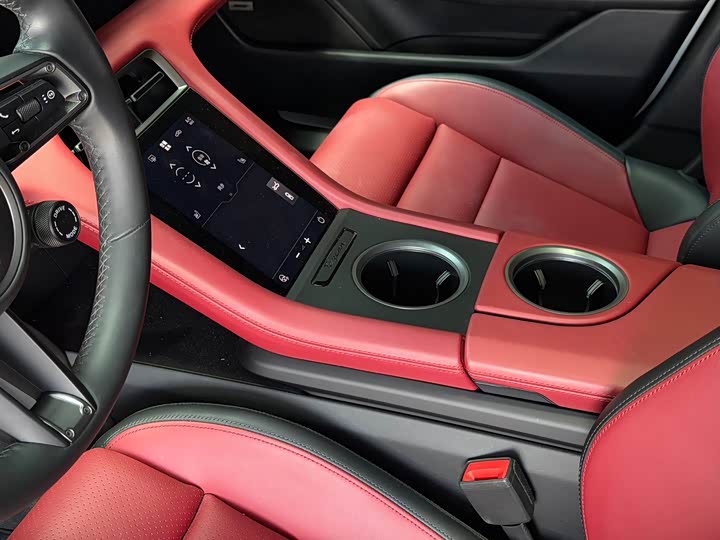 Porsche Taycan, 2025 — фото 7 из 9