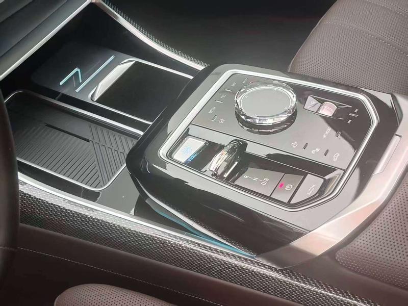 BMW i7, 2023 — фото 10 из 12