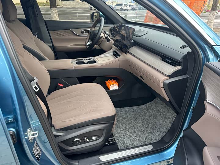 Chery Tiggo 8 Plus C-DM, 2024 — фото 8 из 9