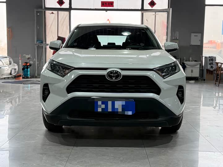 Toyota RAV4, 2023 — фото 2 из 9
