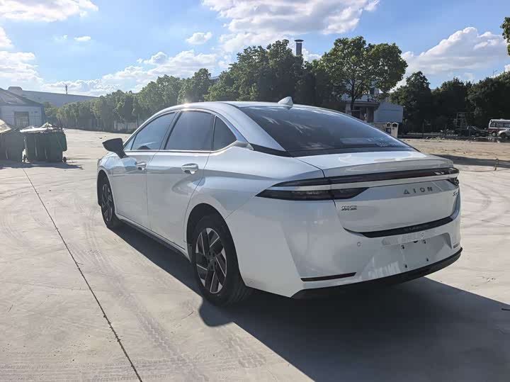 GAC Aion S Plus, 2026 — фото 7 из 9