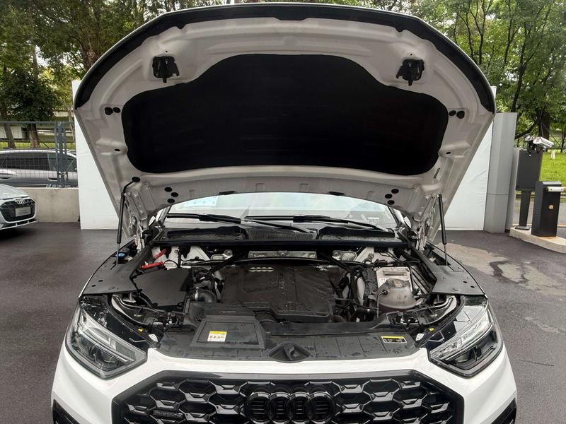 Audi Q5L Sportback, 2024 — фото 8 из 12