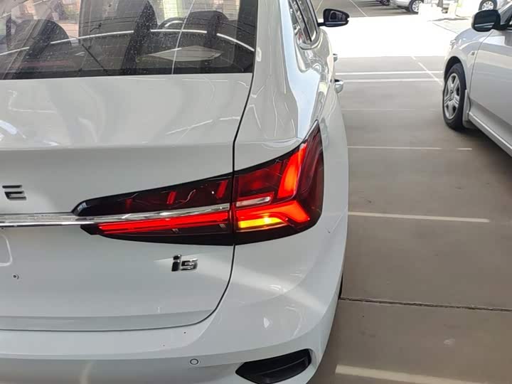Roewe i5, 2022 — фото 8 из 9