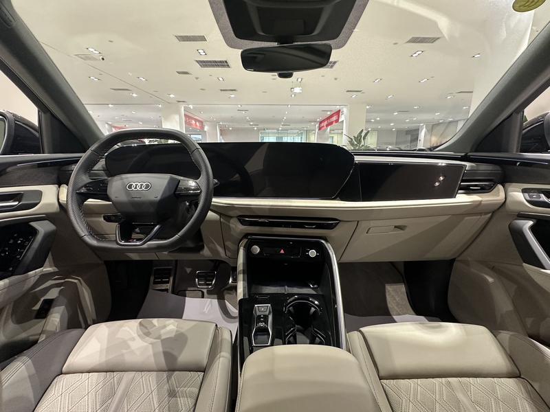 Audi Q5L, 2025 — фото 7 из 9