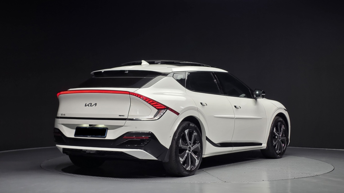 Kia EV6, 2022 — фото 3 из 12