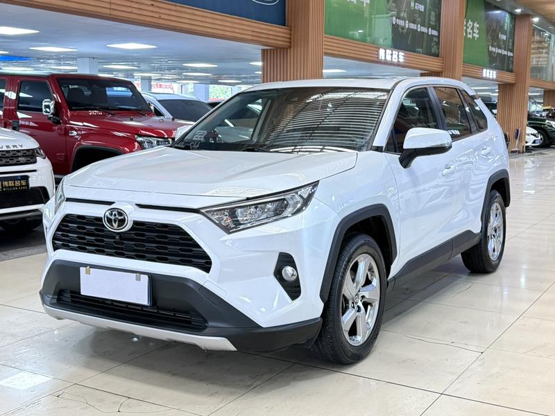 Toyota RAV4, 2021 — купить в Владимире под ключ