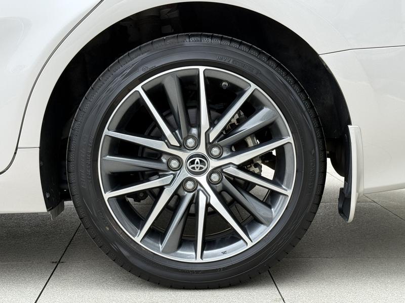 Toyota Camry, 2023 — фото 8 из 12