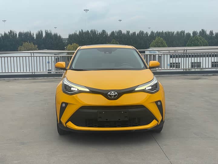 Toyota C-HR, 2022 — фото 2 из 12