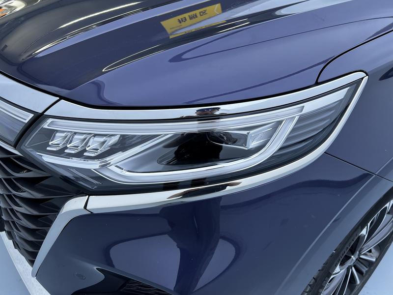 Roewe iMax 8, 2023 — фото 9 из 12