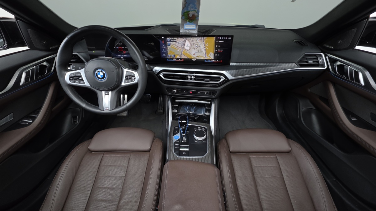 BMW i4, 2022 — фото 6 из 12