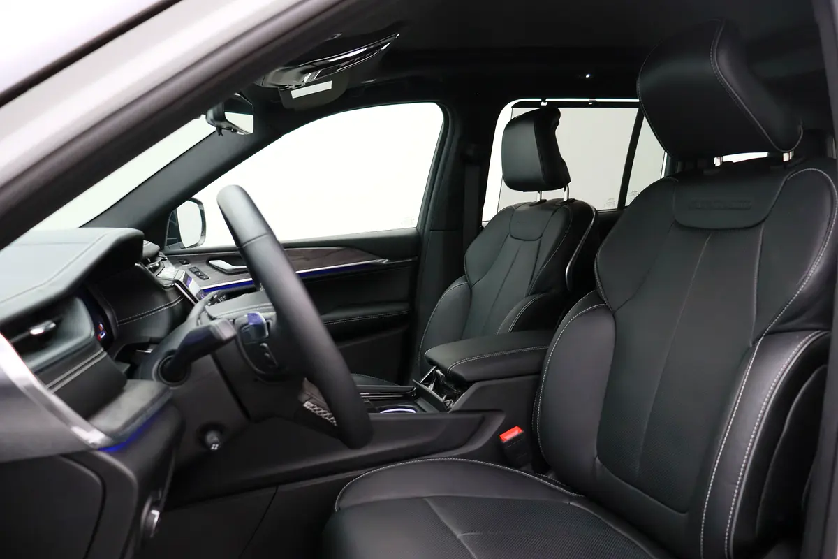 Jeep Grand Cherokee, 2025 — фото 8 из 10