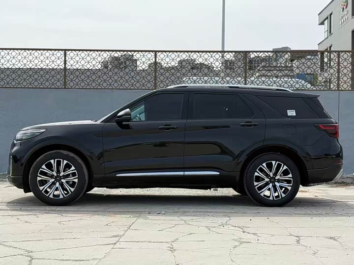 Ford Explorer, 2024 — фото 4 из 9