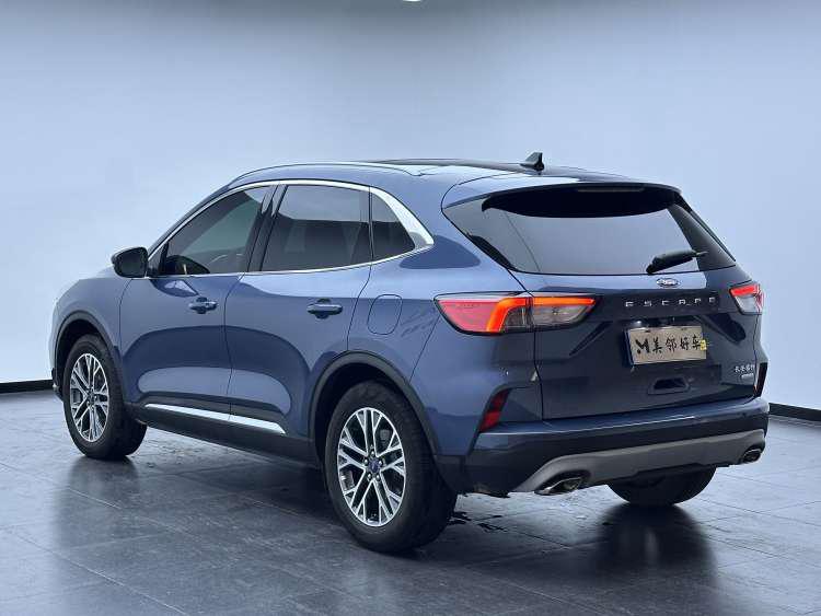 Ford Escape, 2023 — фото 4 из 10