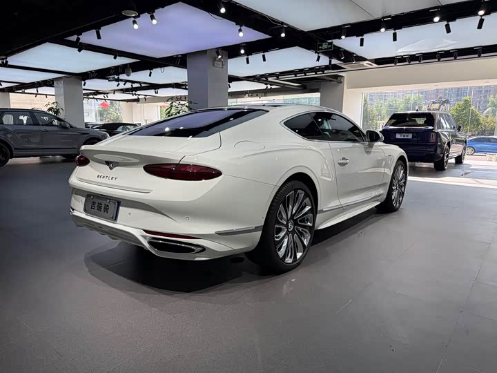 Bentley Continental GT Hybrid, 2025 — фото 6 из 12