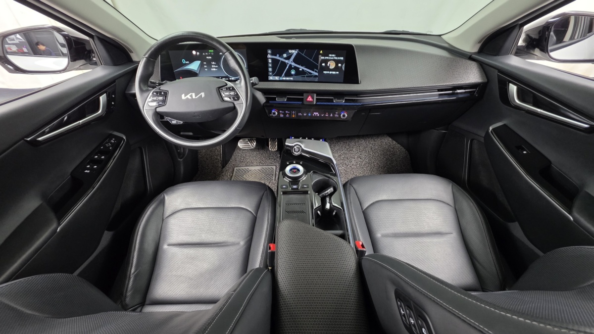 Kia EV6, 2022 — фото 7 из 12