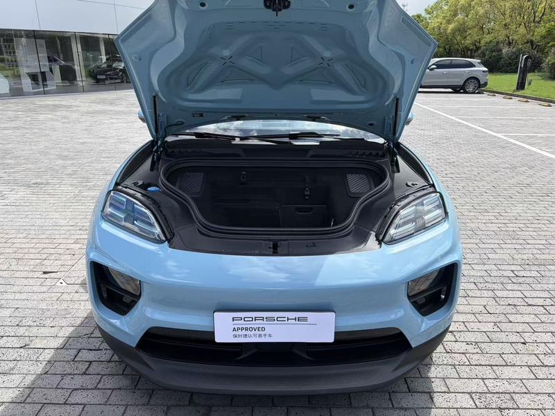 Porsche Macan EV, 2024 — фото 11 из 12