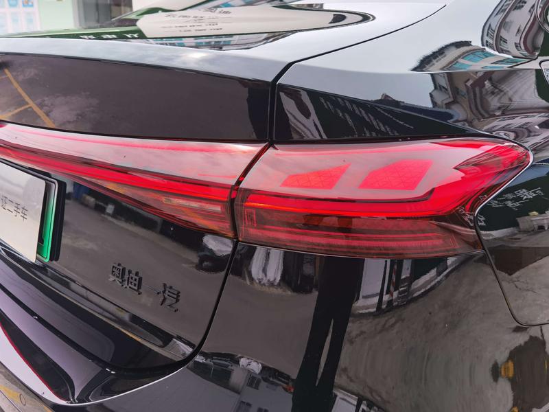 Audi A6L e-tron, 2025 — фото 6 из 12