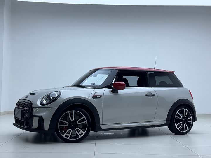 Mini Mini JCW, 2022 — купить в Москве под ключ