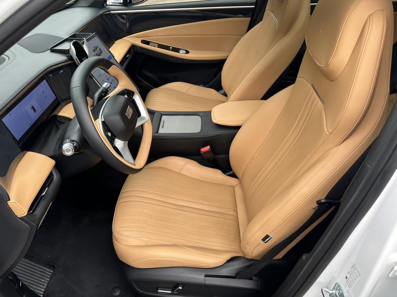 Geely Galaxy L7, 2024 — фото 11 из 12