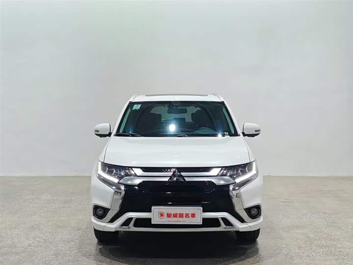 Mitsubishi Outlander, 2022 — фото 2 из 9