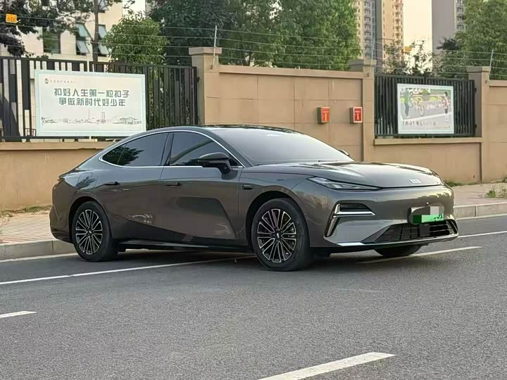 Geely Galaxy Starshine 8 EM-i, 2025 — купить в Белгороде под ключ
