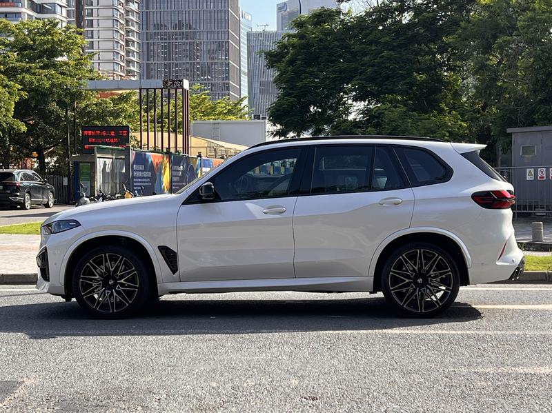 BMW X5 M, 2025 — фото 4 из 12