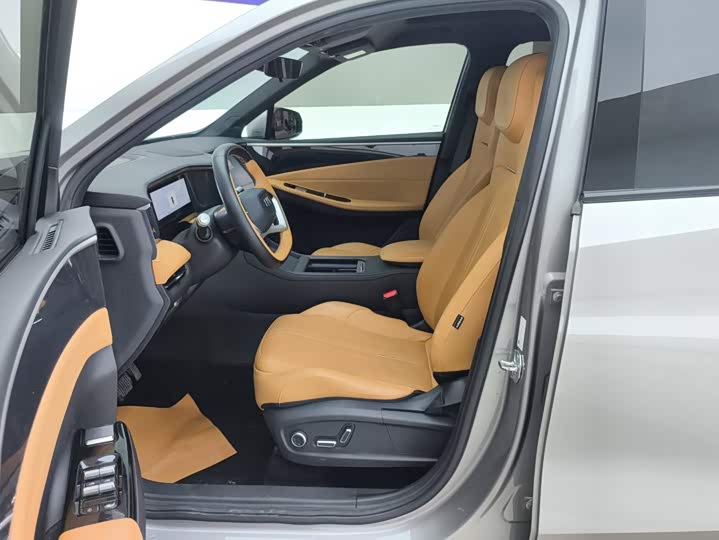 Geely Galaxy L7, 2024 — фото 9 из 9