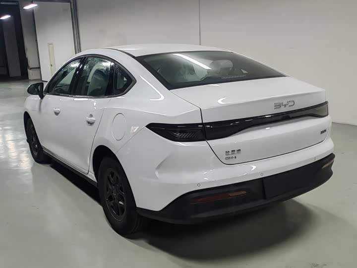 BYD Seal 05 DM-i Hybrid, 2025 — фото 4 из 9