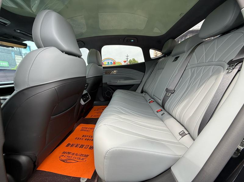 Geely Galaxy E8, 2025 — фото 10 из 11