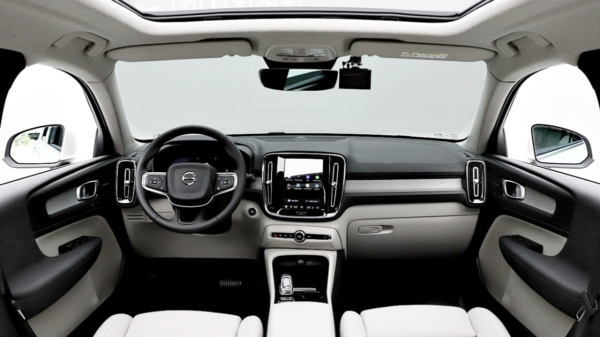 Volvo XC40, 2024 — фото 6 из 12