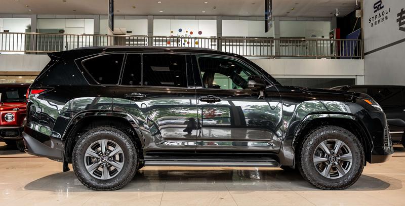 Lexus LX, 2025 — фото 4 из 11
