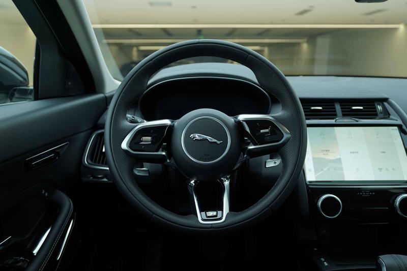 Jaguar E-Pace, 2023 — фото 10 из 12