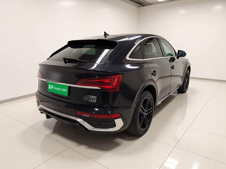 Audi Q5L Sportback, 2022 — фото 6 из 9