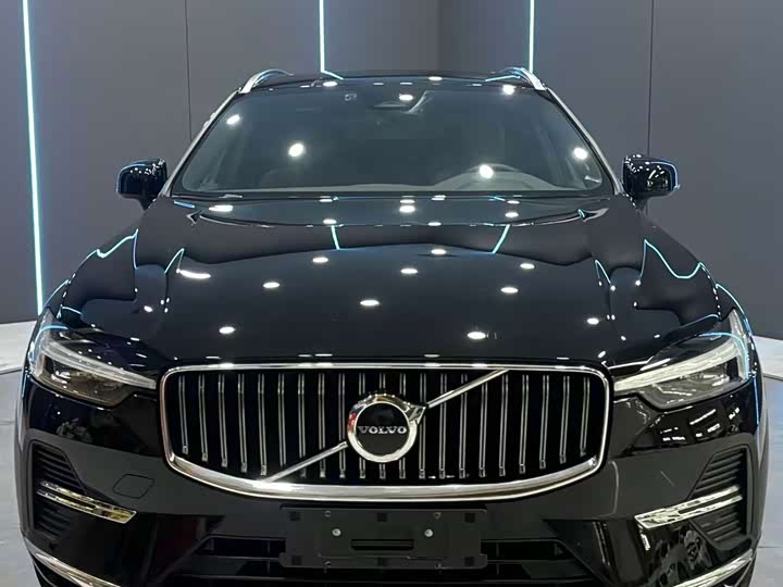 Volvo XC60, 2023 — фото 2 из 9
